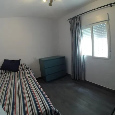 A 5 Min De La Playa Victoria Y Del Htal Pta Mar