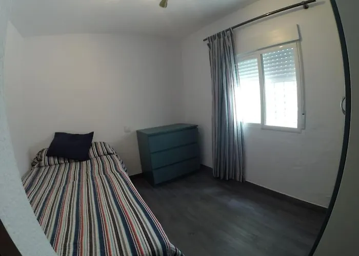 A 5 Min De La Playa Victoria Y Del Htal Pta Mar