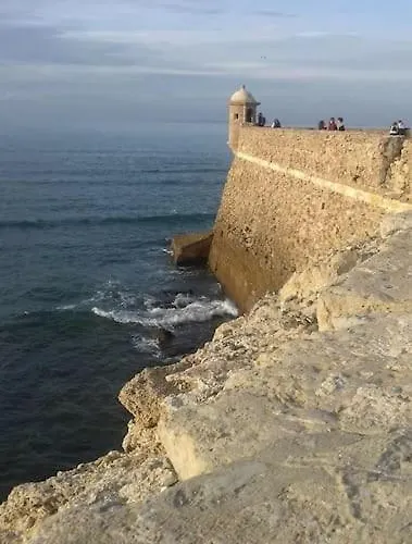 公寓 A 5 Min De La Playa Victoria Y Del Htal Pta Mar *