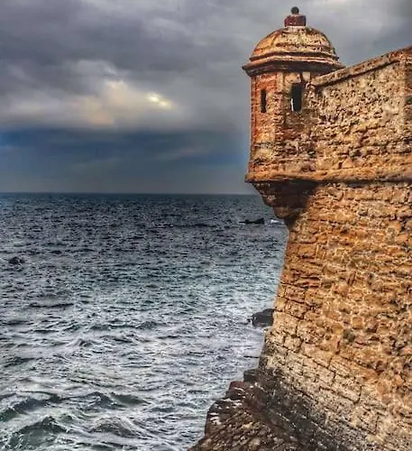 A 5 Min De La Playa Victoria Y Del Htal Pta Mar