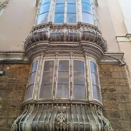 Διαμέρισμα A 5 Min De La Playa Victoria Y Del Htal Pta Mar