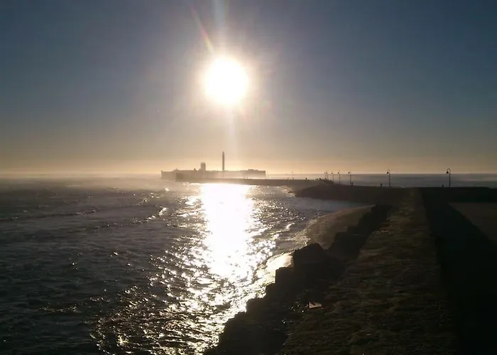 Lejlighed A 5 Min De La Playa Victoria Y Del Htal Pta Mar Cádiz